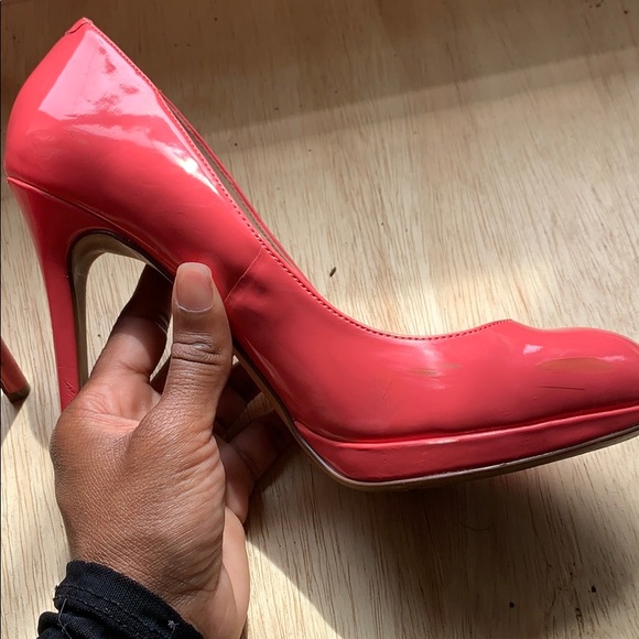 Heels - Picture 3 of 4